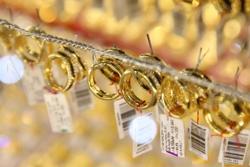 Giá vàng giữ nguyên trong phiên đầu tiên của tháng 7