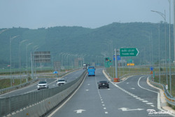 Sẽ thu phí 12 tuyến đường bộ cao tốc do Nhà nước đầu tư vào năm 2025