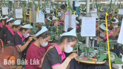 Tăng trưởng kinh tế năm 2024: Áp lực lớn cho những tháng cuối năm