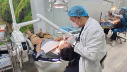 Bọc răng sứ thẩm mỹ: Cẩn trọng để đẹp, an toàn