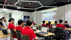 Tìm cách hóa giải thách thức kép