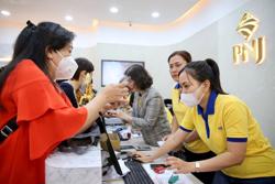 Giá vàng 24K nhảy vọt, "đại gia" vàng bỏ túi mỗi tháng 200 tỉ đồng