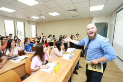 Cân nhắc học phí khi chọn ngành, chọn trường