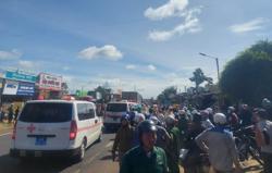 Xe Container mất lái tông vào nhà dân, 3 người tử vong