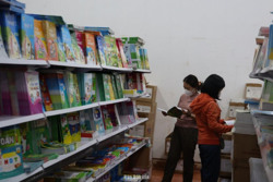 Phát hiện hàng trăm cuốn sách giáo khoa tiếng Anh giả