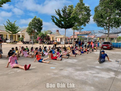 Huyện Cư Kuin: Dạy bơi miễn phí cho gần 400 học sinh