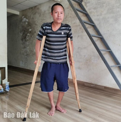 Người đàn ông bị bệnh hiểm nghèo, nuôi ba con nhỏ