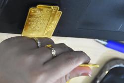 Giá vàng hôm nay, 10-8: Biến động giằng co