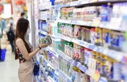 Người tiêu dùng trước áp lực giá cả