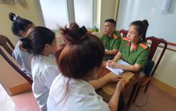 Khởi tố 5 cô gái bán 2 cháu gái để phục vụ quán karaoke