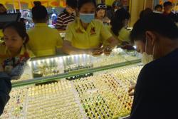 Giá vàng nhẫn giảm, vàng miếng SJC lại bất động