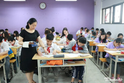 Cả nước thiếu hơn 113 nghìn giáo viên, nhiều thầy cô bị áp lực lớn do phải dạy tăng giờ