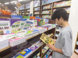 Sách giáo khoa cho năm học mới: Không lo thiếu, chỉ sợ lãng phí