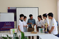 Mùa tuyển sinh 2024: Điểm chuẩn tăng cao