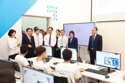 Thủ tướng yêu cầu có cơ chế thu hút nhân tài ngành bán dẫn