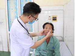 Nhiễm 5 loại giun sán nguy hiểm vì thói quen ăn rau sống