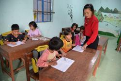 Làm đủ cách, vẫn thiếu giáo viên trầm trọng!