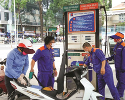 Lập sàn giao dịch xăng dầu: Nên hay không?