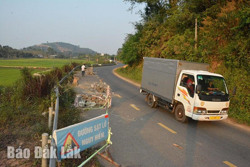 Sạt lở Tỉnh lộ 7, bao giờ mới xử lý dứt điểm?