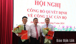 Công bố quyết định về công tác cán bộ