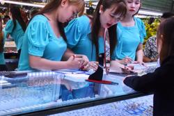 Giá vàng hôm nay, 11-9: Bật tăng dù “sức khỏe”đồng USD mạnh lên