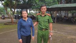 Một phụ nữ chiếm đoạt hơn 300 tờ vé số của người mù vì... nằm mơ trúng số!