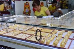 Giá vàng hôm nay,18-9: Bất ngờ sụt giảm