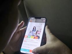 Người bán hàng online lo bị chèn ép