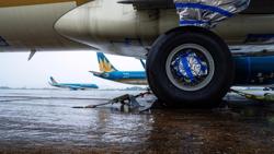 Tạm "đóng cửa" sân bay Đồng Hới ứng phó bão số 4