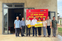 Huyện Lắk: Bàn giao 5 căn nhà Đại đoàn kết đầu tiên từ Quỹ vì người nghèo