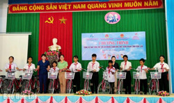 Tặng 40 xe đạp cho trẻ em có hoàn cảnh khó khăn tại huyện Lắk