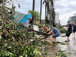 Thủ tướng yêu cầu triển khai ngay miễn giảm thuế, phí và lệ phí sau bão số 3 và mưa lũ