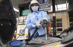 Giá xăng dầu giảm lần thứ 3 tiếp, xăng E5RON92 còn dưới 20.000 đồng/lít