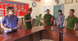 Bắt tạm giam cựu nhân viên ngân hàng lừa đảo chiếm đoạt tài sản