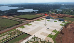 Huyện Ea Kar tổ chức bắn pháo hoa dịp Tết Nguyên đán Ất Tỵ năm 2025