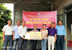 Huyện Lắk vận động trên 2 tỷ đồng Quỹ “Vì người nghèo”