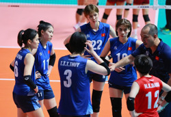 Bóng chuyền nữ Việt Nam nhận nhiệm vụ giành huy chương vàng SEA Games 33