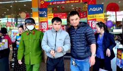 Công an vây bắt đối tượng trộm cắp 15 điện thoại, hơn 400 triệu đồng ở Điện Máy Xanh