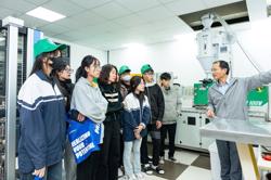 Thị trường lao động năm 2025: Thay đổi để không bị đào thải