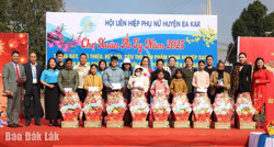 Hội LHPN huyện Ea Kar: Khai mạc các hoạt động Xuân Ất Tỵ 2025