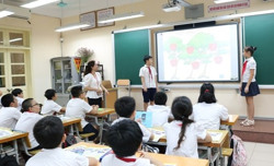 Khi giáo viên được thưởng Tết