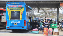 Giáp Tết, vé xe khách tăng mạnh