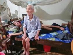Gia cảnh khốn khó của cha con bị bệnh tật