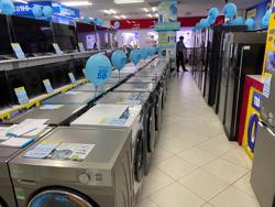 Giá hàng điện máy giảm mạnh trước Tết