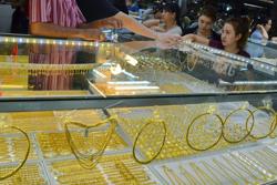 Giá vàng miếng SJC, vàng nhẫn tăng mạnh chạm 86 triệu đồng/lượng