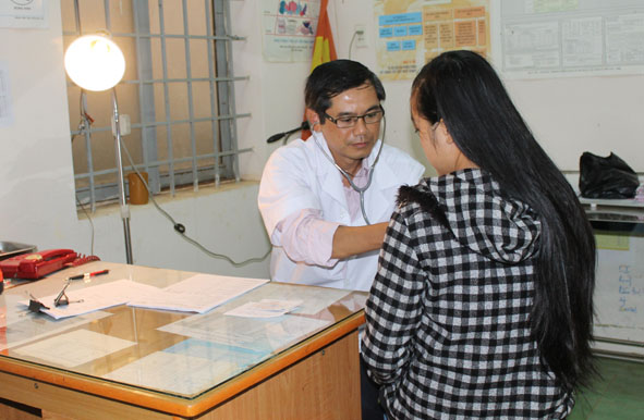 Khám tầm soát bệnh lao tại Trạm Y tế phường An Lạc  (thị xã Buôn Hồ).