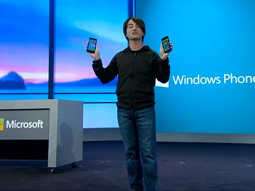 Phó Giám đốc Microsoft - Joe Belfiore - giới thiệu những nâng cấp mới của Windows Phone tại hội nghị Build 2014 Nguồn: Clubic