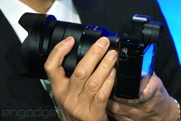 Sony trình làng máy ảnh không gương lật Alpha A7s, hỗ trợ quay video 4K