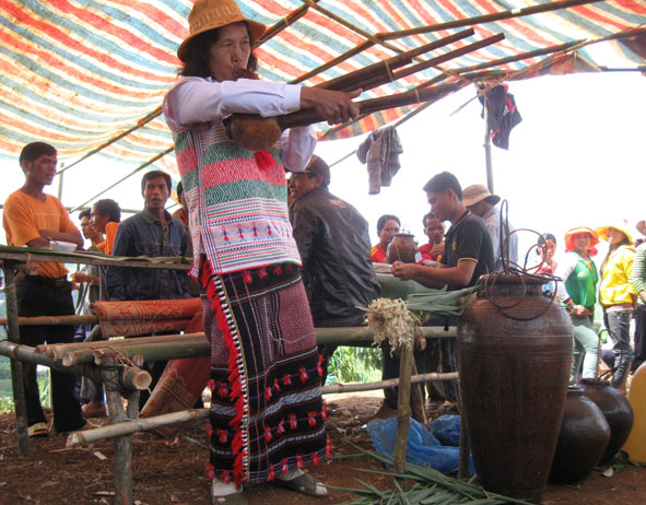 Lễ hội mừng lúa sinh trưởng ở xã Dak Som, huyện Dak Glong, Dak Nông.
