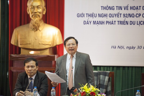 Tổng cục trưởng Tổng cục du lịch Nguyễn Văn Tuấn phát biểu tại buổi họp báo.